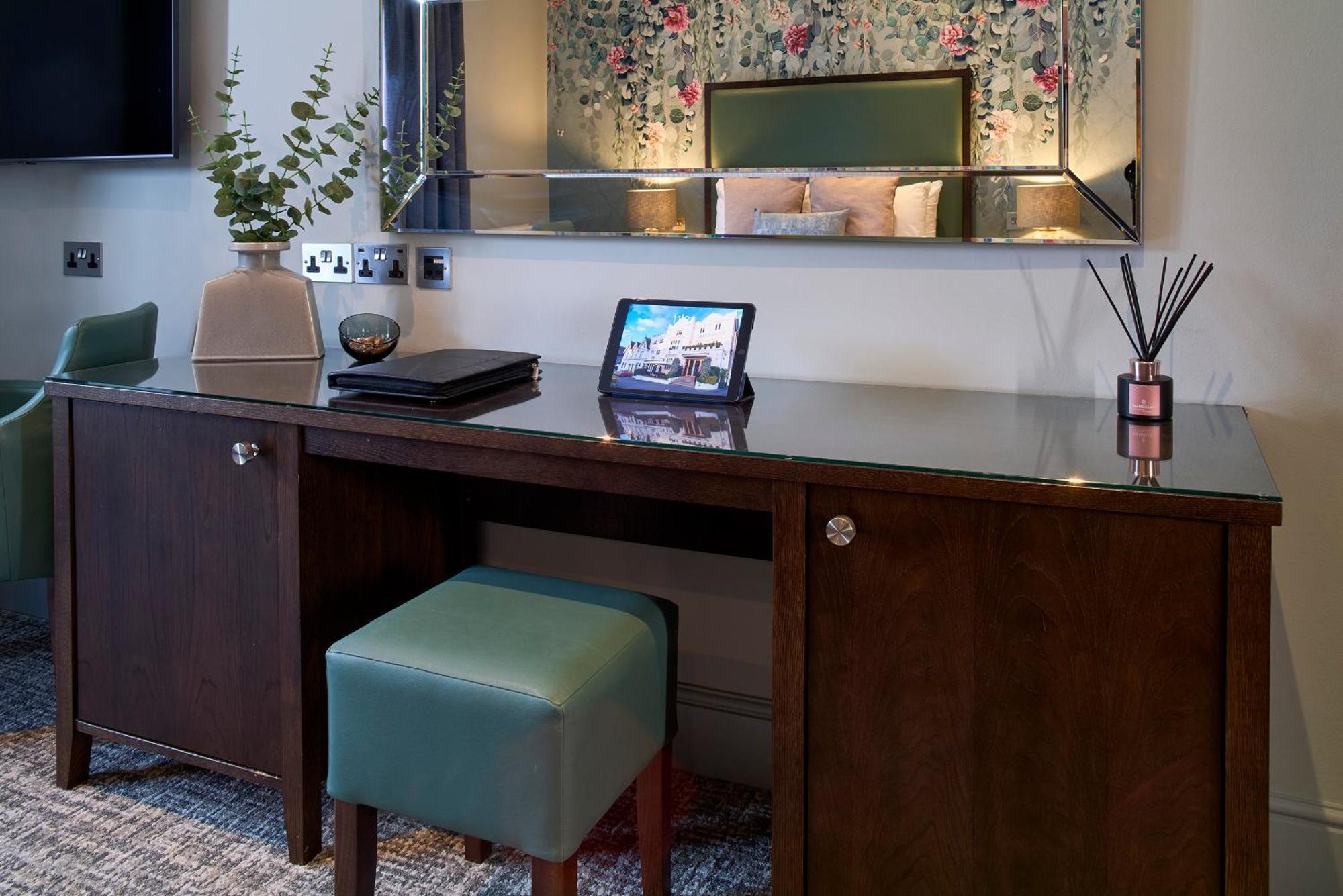 Mandolay Hotel Guildford Ngoại thất bức ảnh