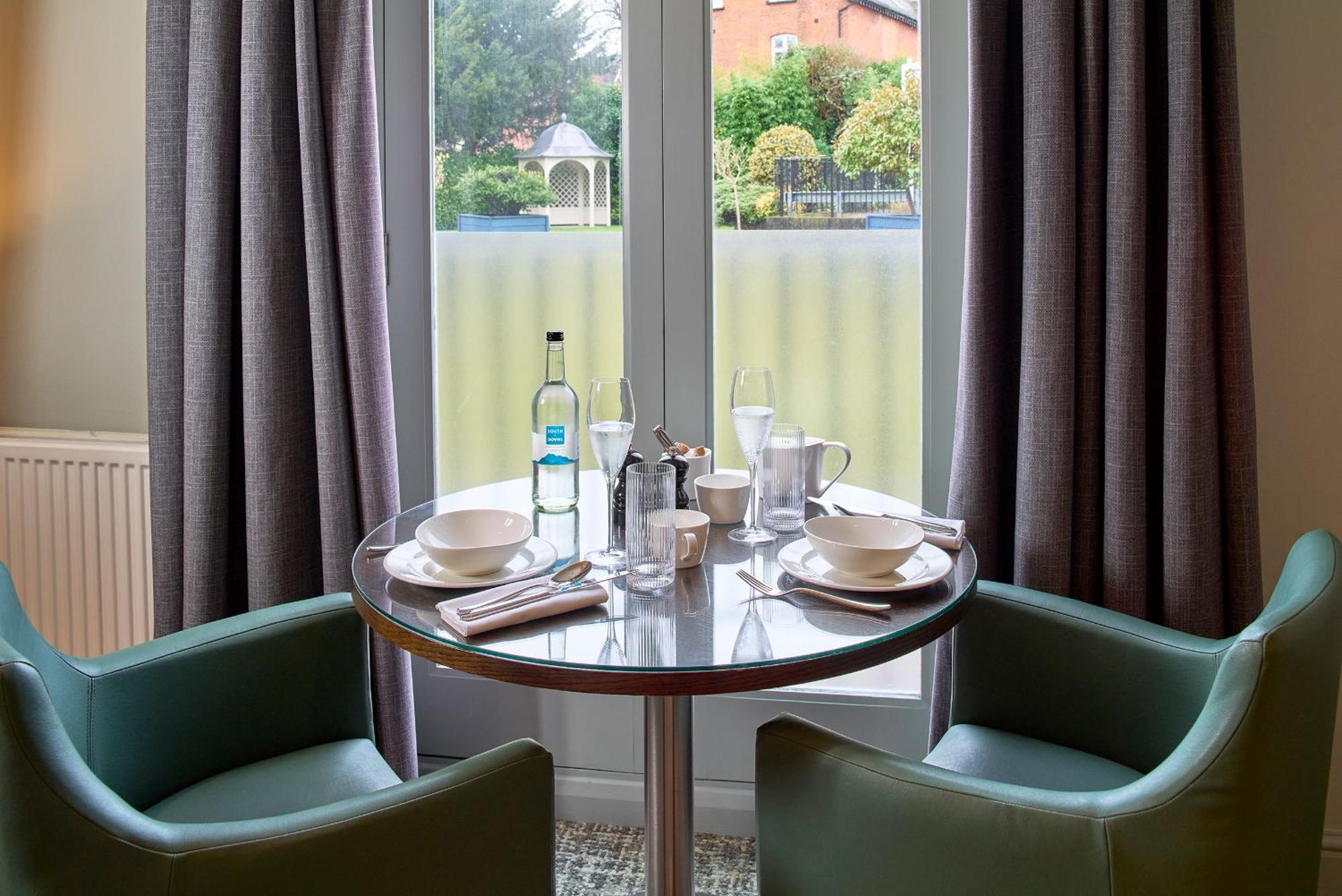 Mandolay Hotel Guildford Ngoại thất bức ảnh